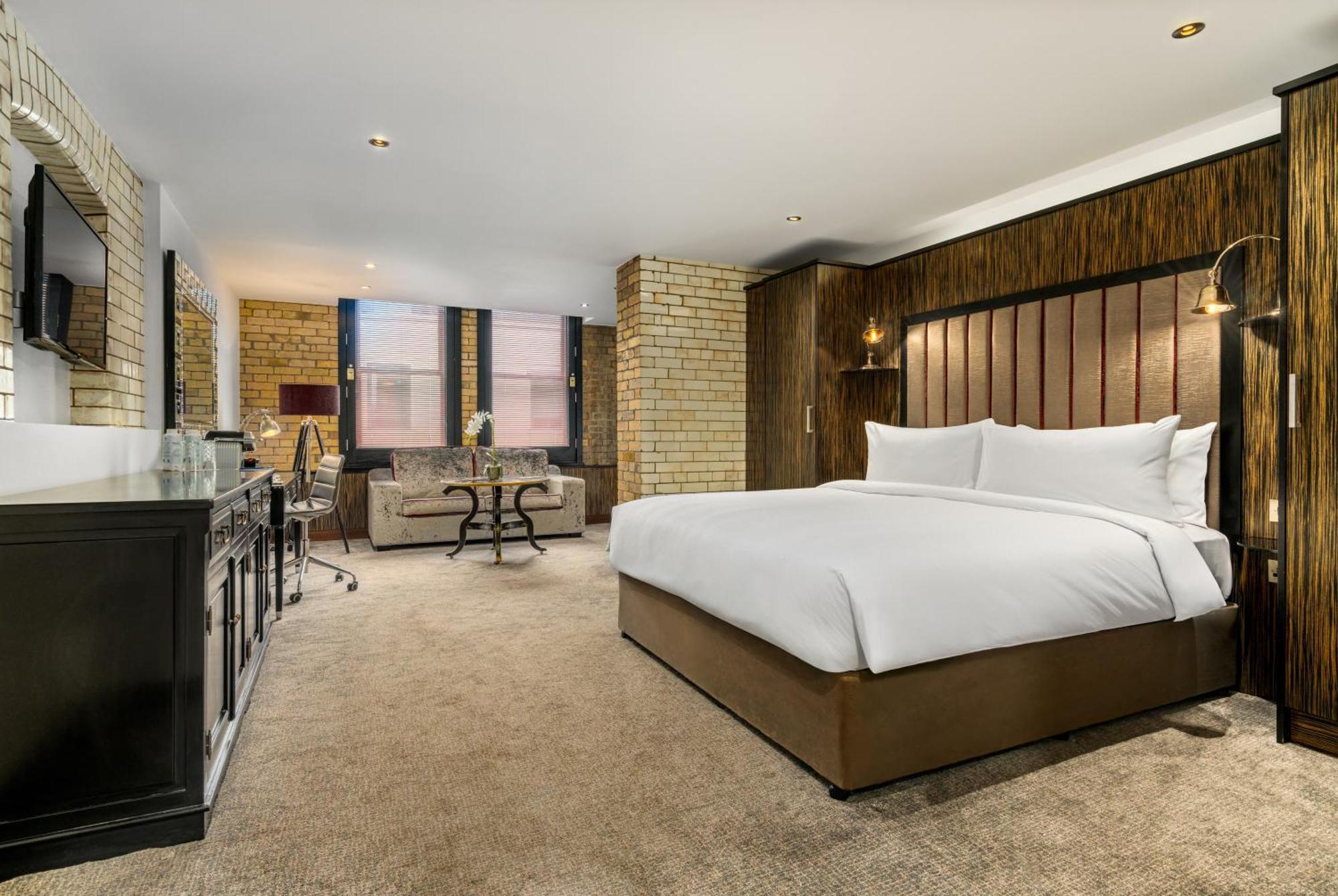 The Trinity City Hotel — Photos 1